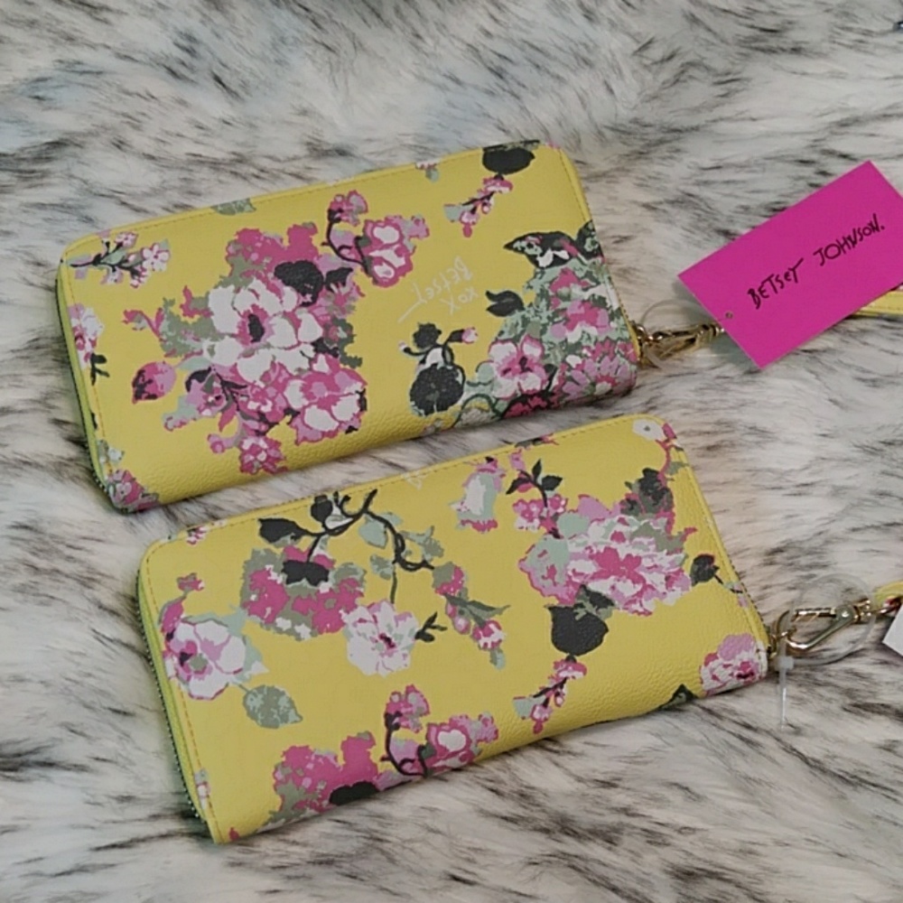 Betsey Johnson Z/A Wristlet/Wallet Yellow Floral - Picture 8 of 8
